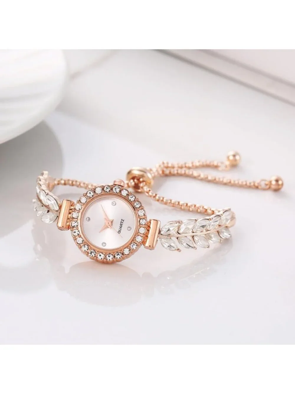 Women's White Simple Floral Bracelet Watch Diamond Quartz Light Fashion Watch